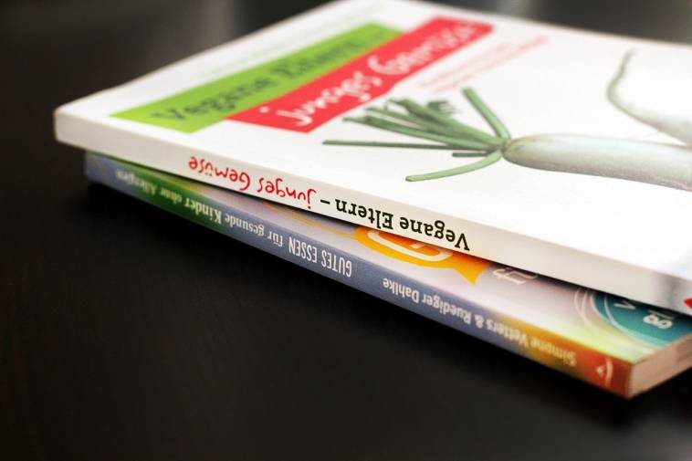 Bücher über vegane Kinderernährung und Kindererziehung