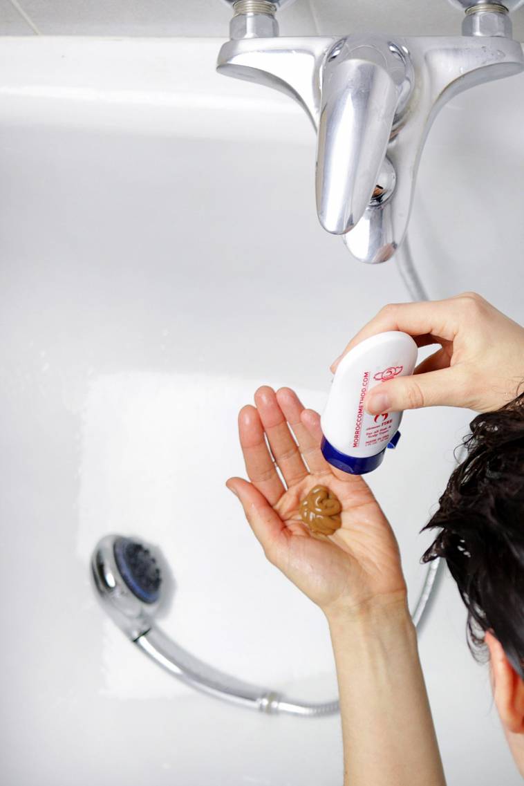 Haare waschen mit roh-veganem Shampoo von Morrocco Method