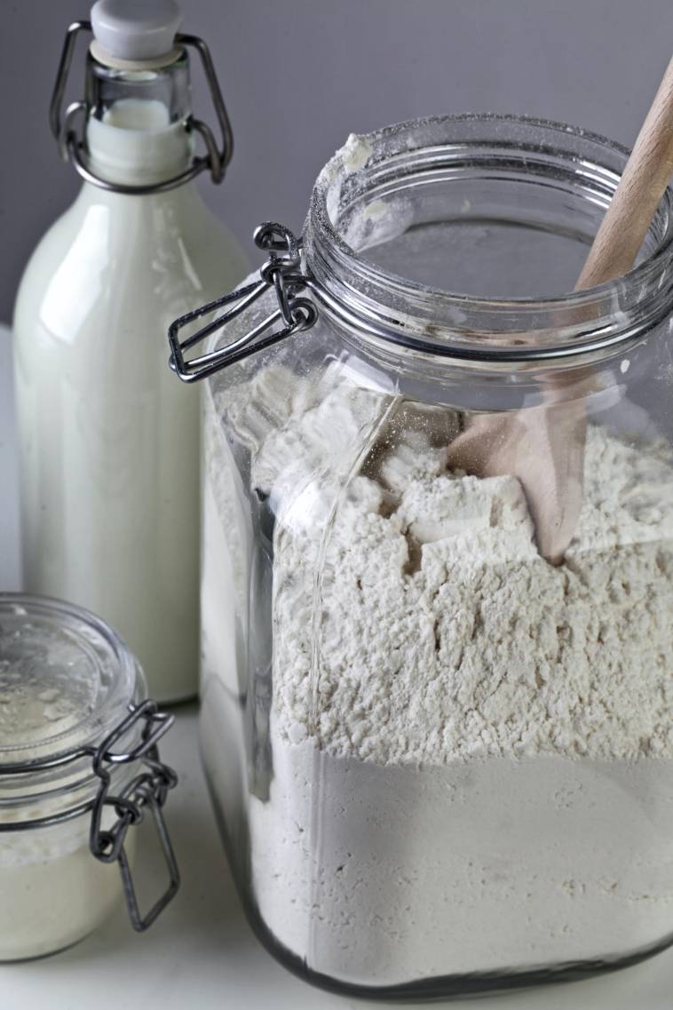 Buchweizenmehl und Maismehl lassen die glutenfreien Pfannkuchen lecker schmecken - Rezept