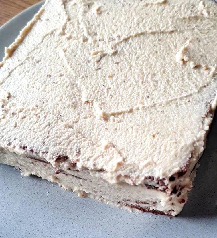 Vegane und glutenfreie Tiramisu-Torte - Creme aus Mandeln