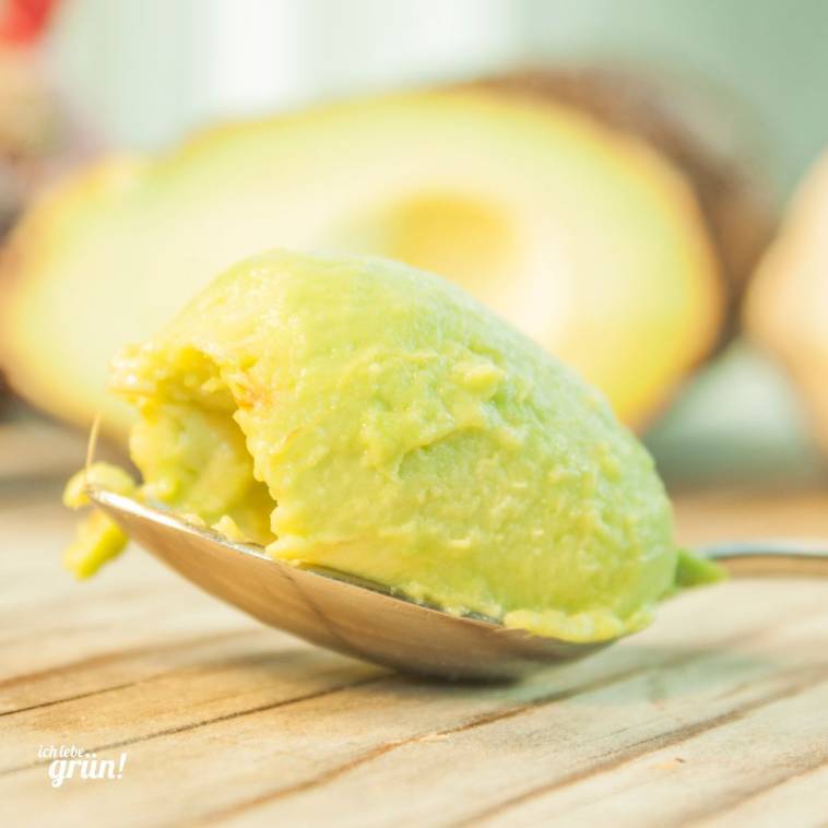Avocado Gesichtsmaske bei trockener Haut – Hausmittel gegen Falten