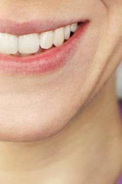 Zahnpflege: Gesunde Zähne und Karies vorbeugen