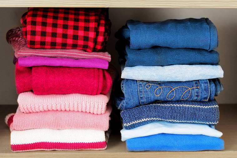 Rosa und Blau dominieren im Kleiderschrank