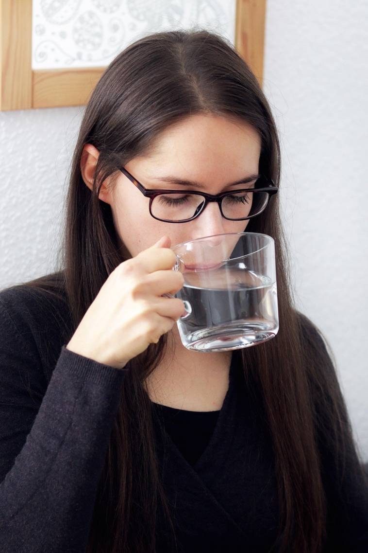 Wasser trinken ist wichtig - man sieht deutlich jünger aus