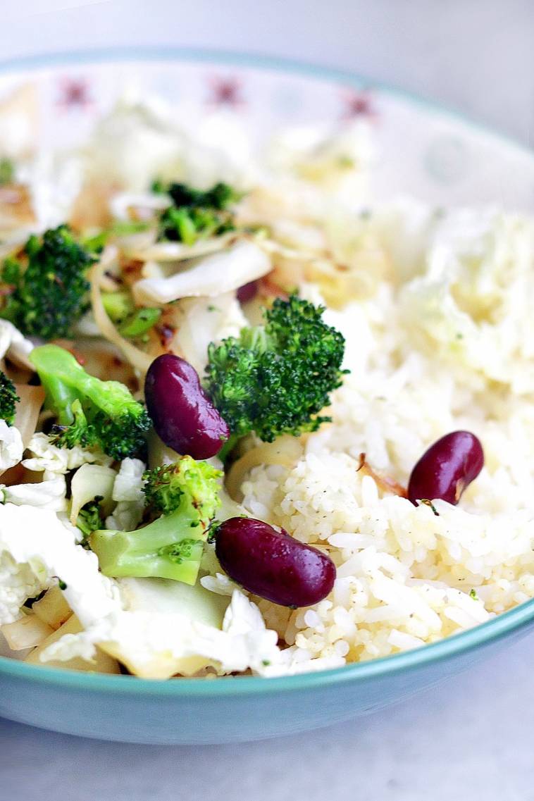 Hirse-Reis mit Brokkoli, Chinakohl und gebratenem Weißkohl