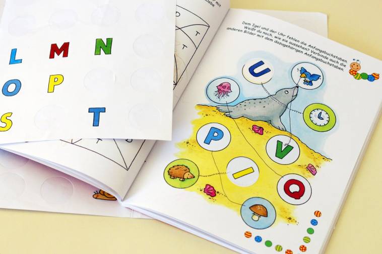 Mein dickes Sticker-Übungsbuch Buchstaben- und Wörterspaß