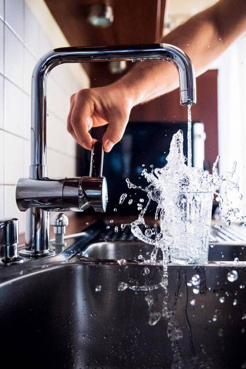 Leitungswasser filtern: Schritt für Schritt erklärt