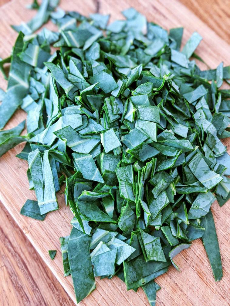 Kohlrabi-Blätter essen und in der Küche verwenden